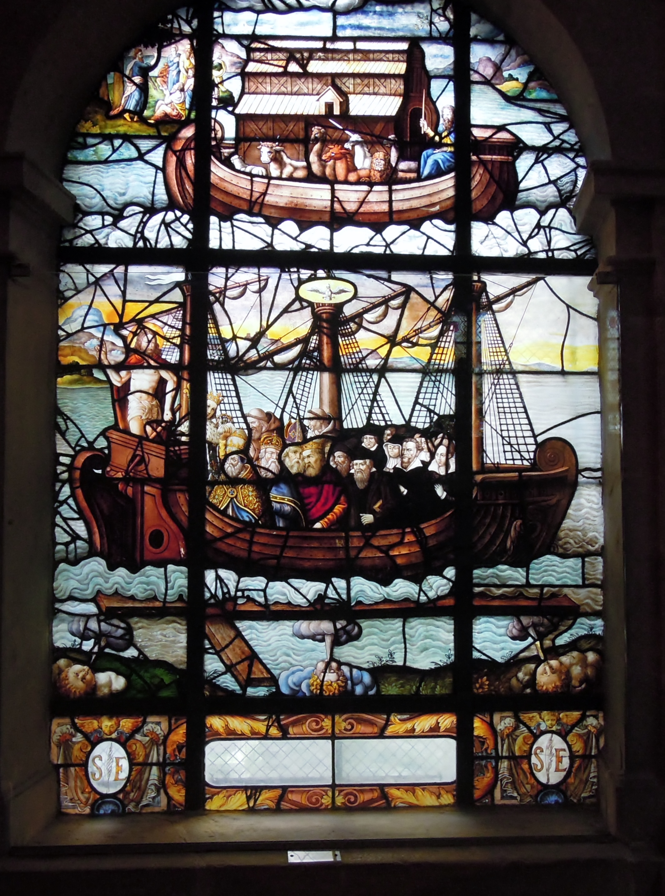 ノアの箱舟と教会の船のステンドグラス / サンテティエンヌ・デュ